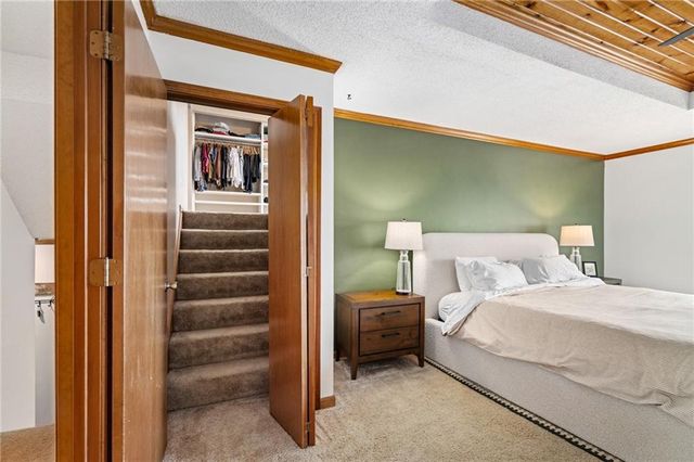20414 Crickett Lane, Lenexa, KS 66220