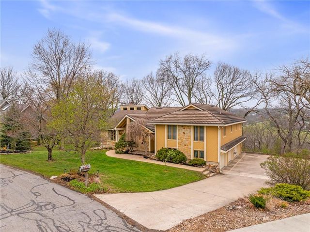 20414 Crickett Lane, Lenexa, KS 66220