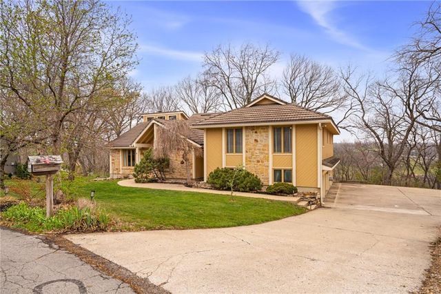 20414 Crickett Lane, Lenexa, KS 66220