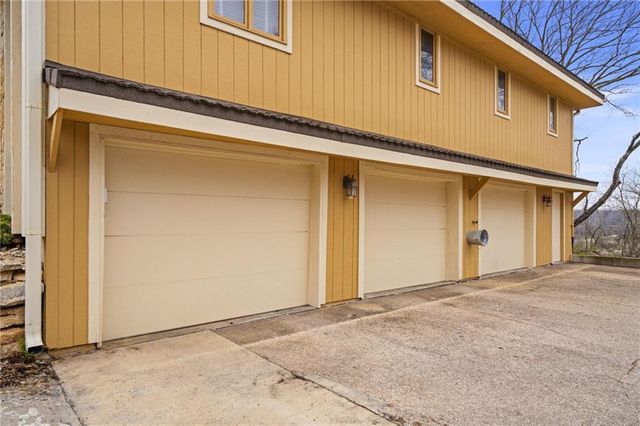 20414 Crickett Lane, Lenexa, KS 66220