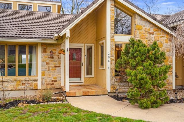 20414 Crickett Lane, Lenexa, KS 66220