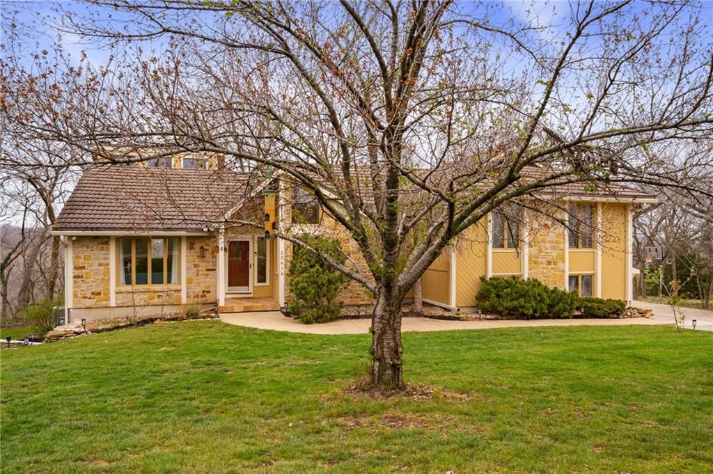 20414 Crickett Lane, Lenexa, KS 66220