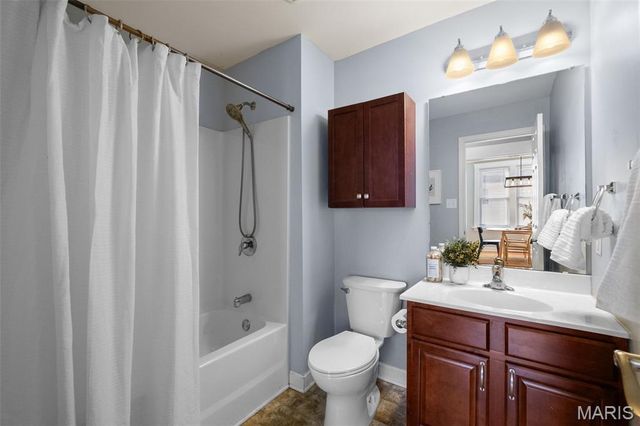 8925 Argyle Avenue, Overland, MO 63114