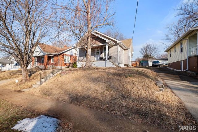 8925 Argyle Avenue, Overland, MO 63114