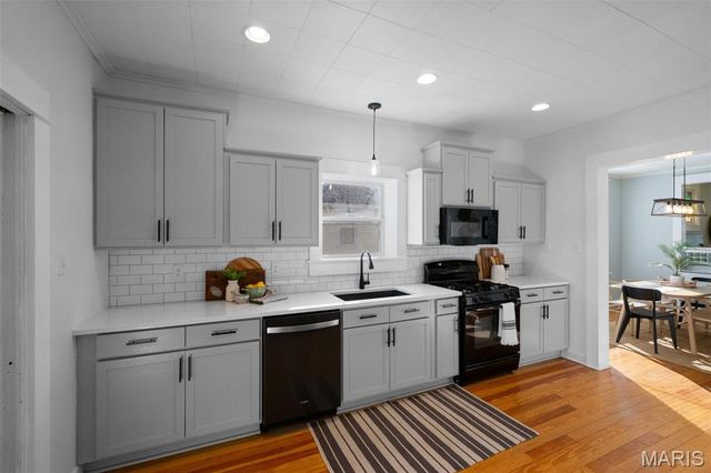 8925 Argyle Avenue, Overland, MO 63114