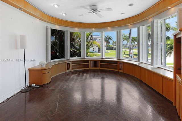 803 N Southlake Drive, Hollywood, FL 33019