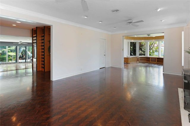 803 N Southlake Drive, Hollywood, FL 33019