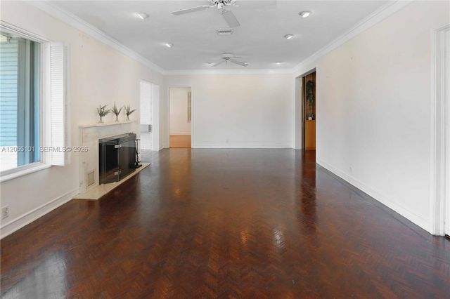 803 N Southlake Drive, Hollywood, FL 33019