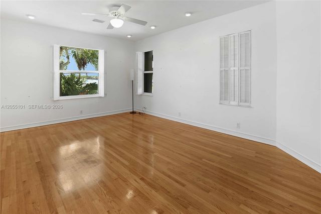 803 N Southlake Drive, Hollywood, FL 33019
