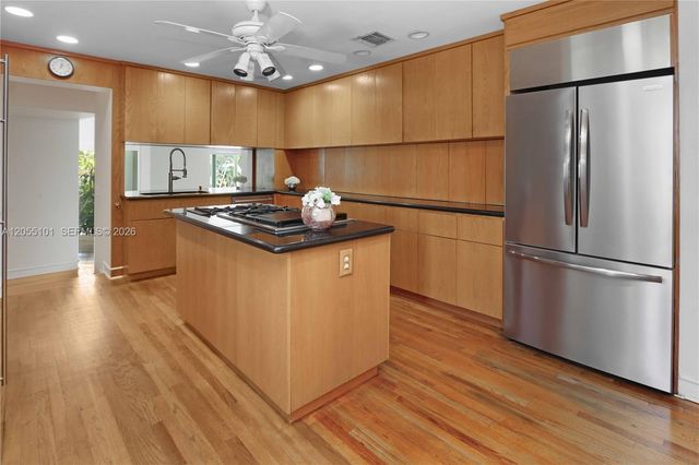 803 N Southlake Drive, Hollywood, FL 33019