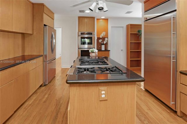 803 N Southlake Drive, Hollywood, FL 33019