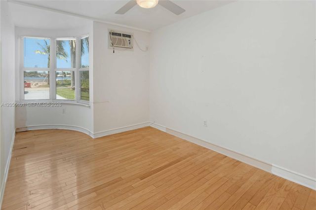 803 N Southlake Drive, Hollywood, FL 33019