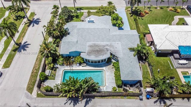 803 N Southlake Drive, Hollywood, FL 33019