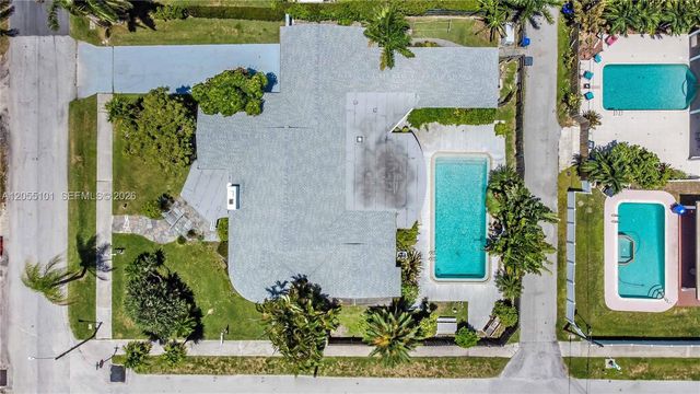803 N Southlake Drive, Hollywood, FL 33019
