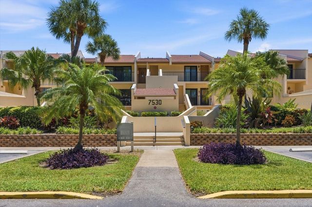 7530 SUNSHINE SKYWAY LANE S T30, St Petersburg, FL 33711