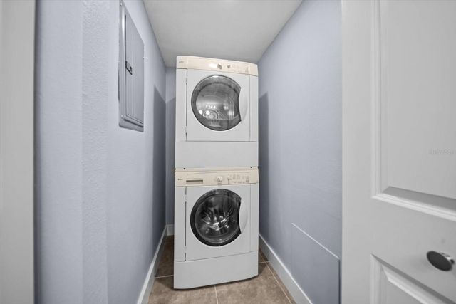 7530 SUNSHINE SKYWAY LANE S T30, St Petersburg, FL 33711
