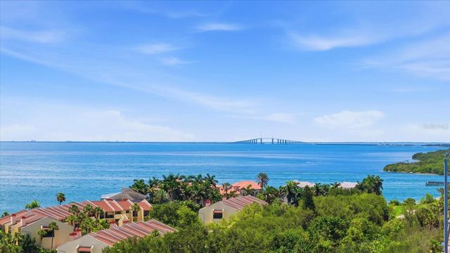 7530 SUNSHINE SKYWAY LANE S T30, St Petersburg, FL 33711