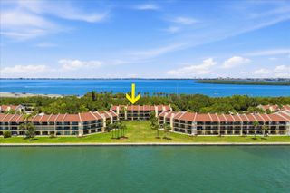 7530 SUNSHINE SKYWAY LANE S T30, St Petersburg, FL 33711