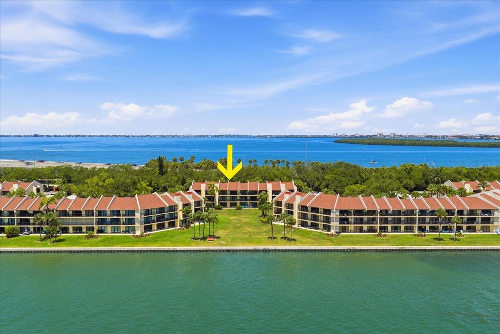 7530 SUNSHINE SKYWAY LANE S T30, St Petersburg, FL 33711