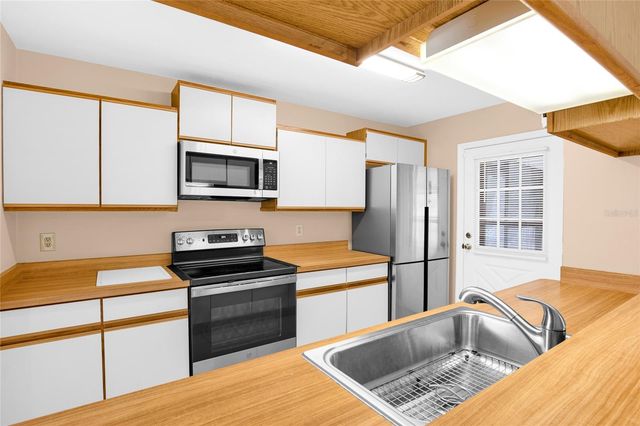 19 BARRINGTON DRIVE, Palm Coast, FL 32137