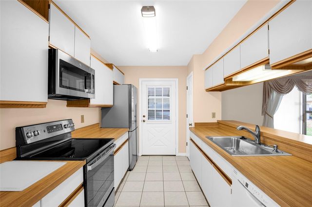 19 BARRINGTON DRIVE, Palm Coast, FL 32137