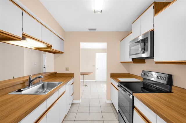 19 BARRINGTON DRIVE, Palm Coast, FL 32137