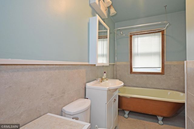 1195 Edgerton Street, Saint Paul, MN 55130