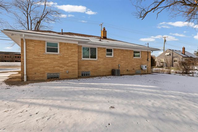 46730 Romeo Plank Road, Macomb Twp, MI 48044