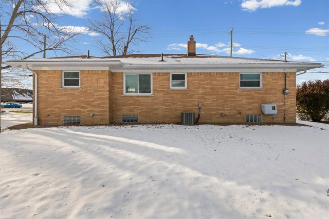 46730 Romeo Plank Road, Macomb Twp, MI 48044