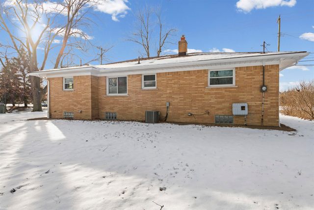 46730 Romeo Plank Road, Macomb Twp, MI 48044