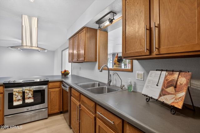 701 S CLEARVIEW Avenue, Mesa, AZ 85208