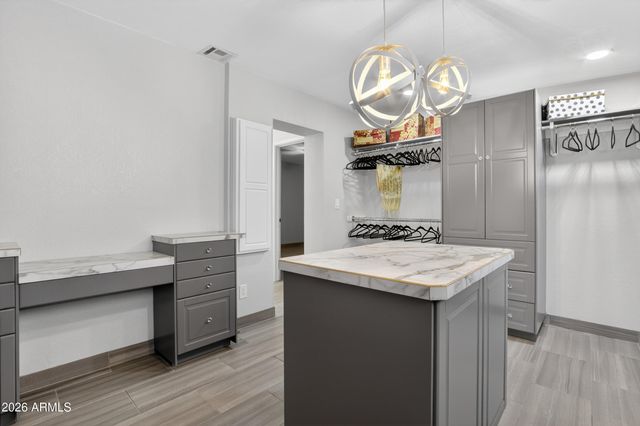 701 S CLEARVIEW Avenue, Mesa, AZ 85208