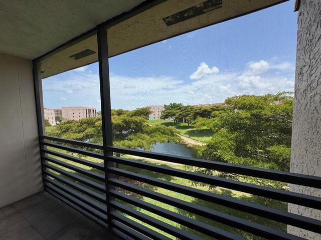 10304 Sunrise Lakes Blvd 312, Sunrise, FL 33322