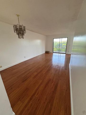 10304 Sunrise Lakes Blvd 312, Sunrise, FL 33322