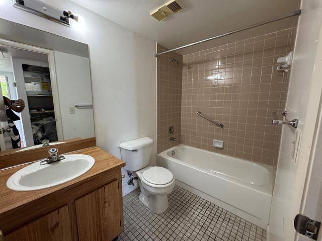 10304 Sunrise Lakes Blvd 312, Sunrise, FL 33322