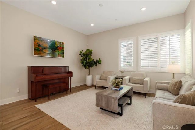 27512 Golden Currant Place, Valencia, CA 91381