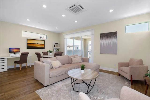 27512 Golden Currant Place, Valencia, CA 91381