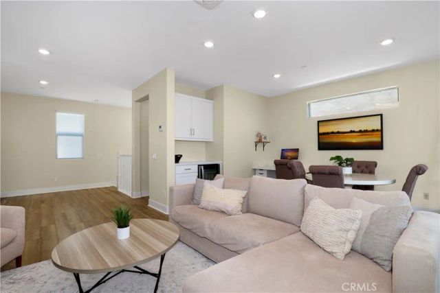 27512 Golden Currant Place, Valencia, CA 91381