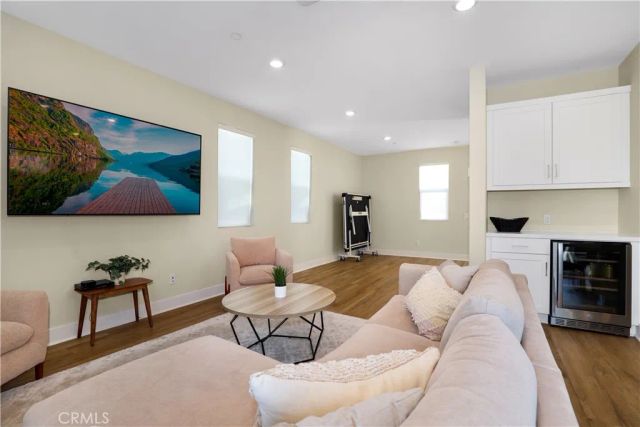 27512 Golden Currant Place, Valencia, CA 91381