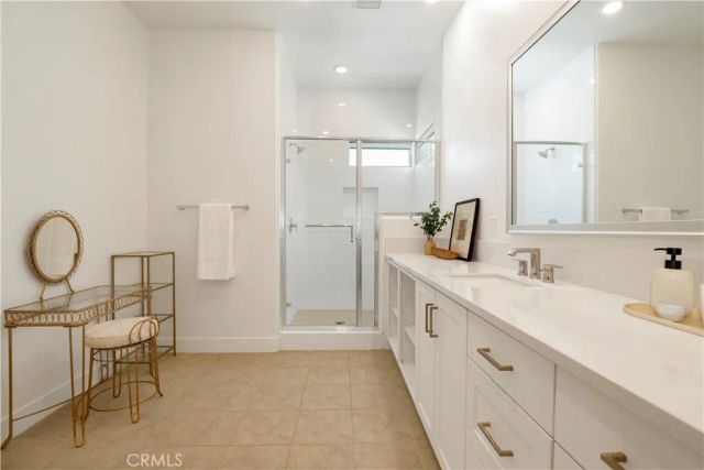 27512 Golden Currant Place, Valencia, CA 91381