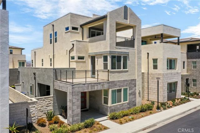 27512 Golden Currant Place, Valencia, CA 91381