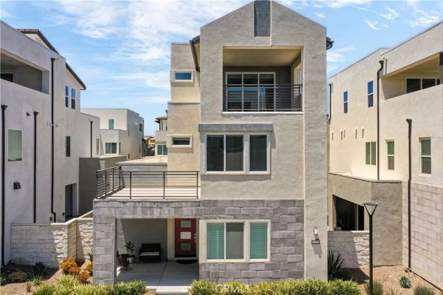 27512 Golden Currant Place, Valencia, CA 91381