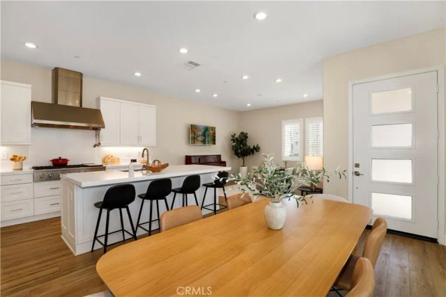 27512 Golden Currant Place, Valencia, CA 91381