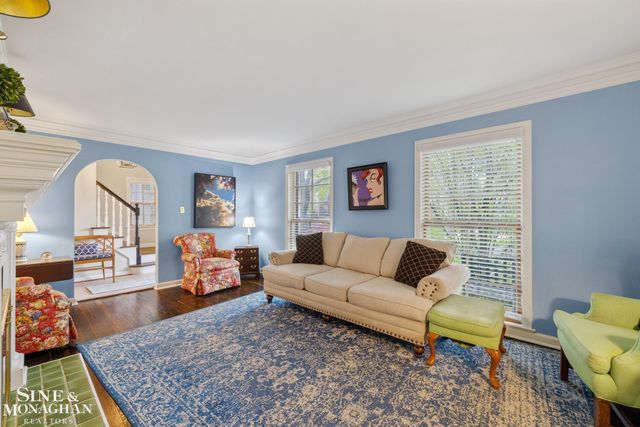 258 Merriweather Road, Grosse Pointe Farms, MI 48236