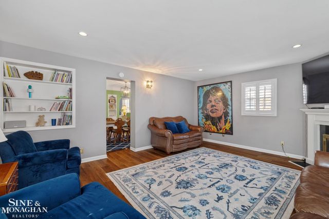 258 Merriweather Road, Grosse Pointe Farms, MI 48236
