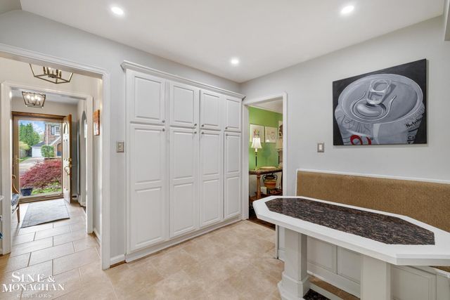 258 Merriweather Road, Grosse Pointe Farms, MI 48236