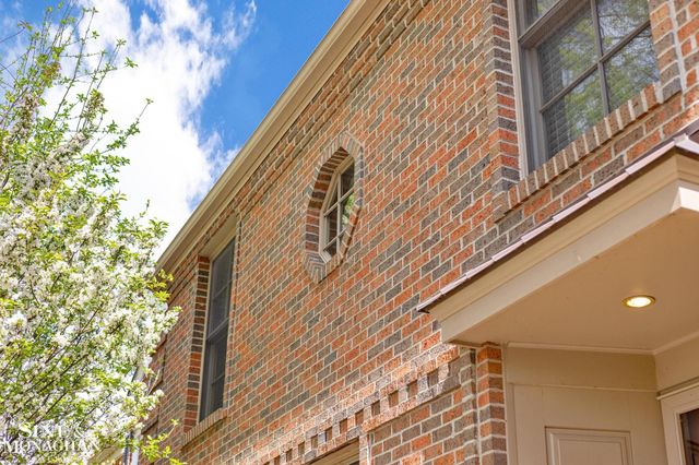 258 Merriweather Road, Grosse Pointe Farms, MI 48236