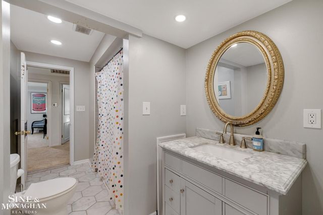 258 Merriweather Road, Grosse Pointe Farms, MI 48236