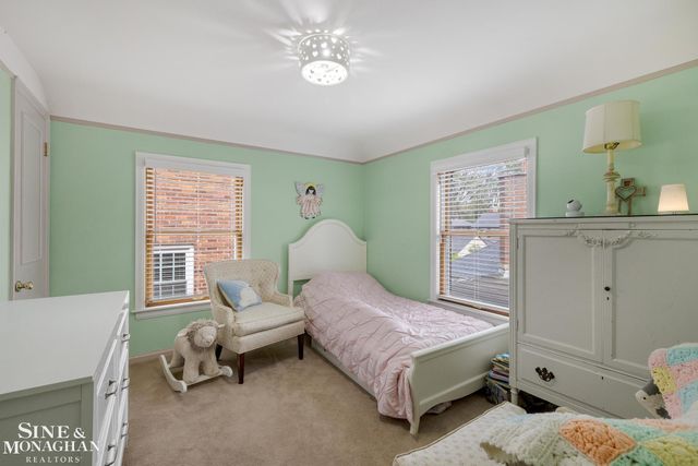 258 Merriweather Road, Grosse Pointe Farms, MI 48236
