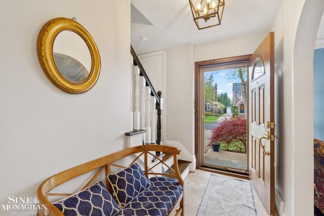 258 Merriweather Road, Grosse Pointe Farms, MI 48236